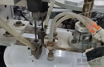 1766385879107702.png 灯板安装锁螺丝@1x.png